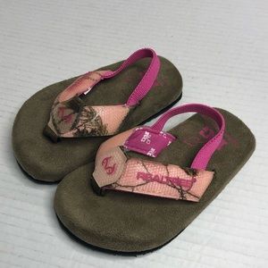 Real Tree Sandals Girls Size 8 Lil Range Pink Brown Memory Foam